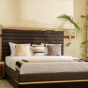 Laya Room – Rhythmic Luxury Amidst Himalayan Calm